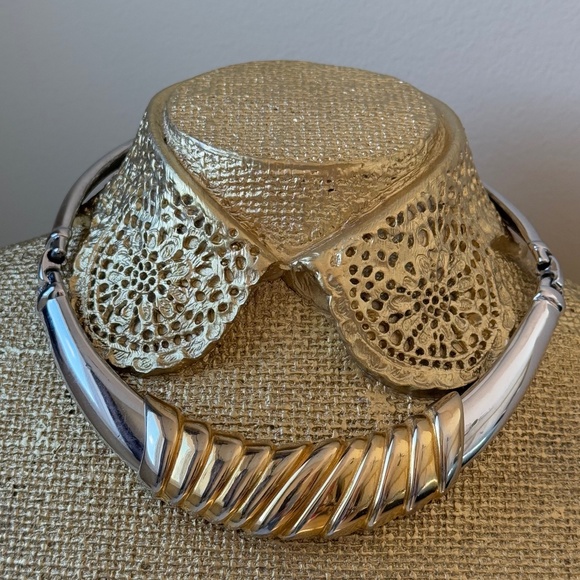 Alexis Kirk Jewelry - ALEXIS KIRK Necklace Golden and Silver Collar Modern Designer